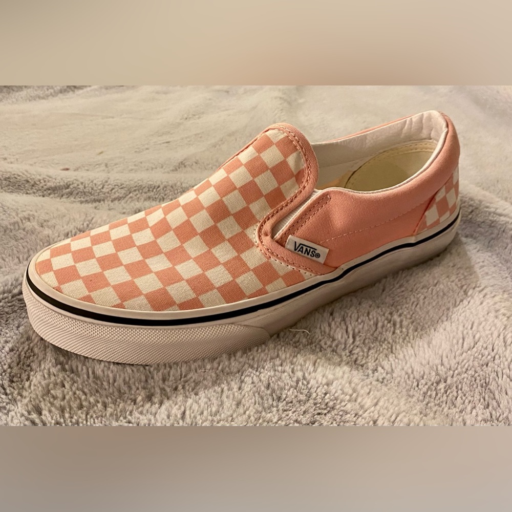 BRAND NEW IN BOX! Vans Pink Checkerboard Slip-Ons